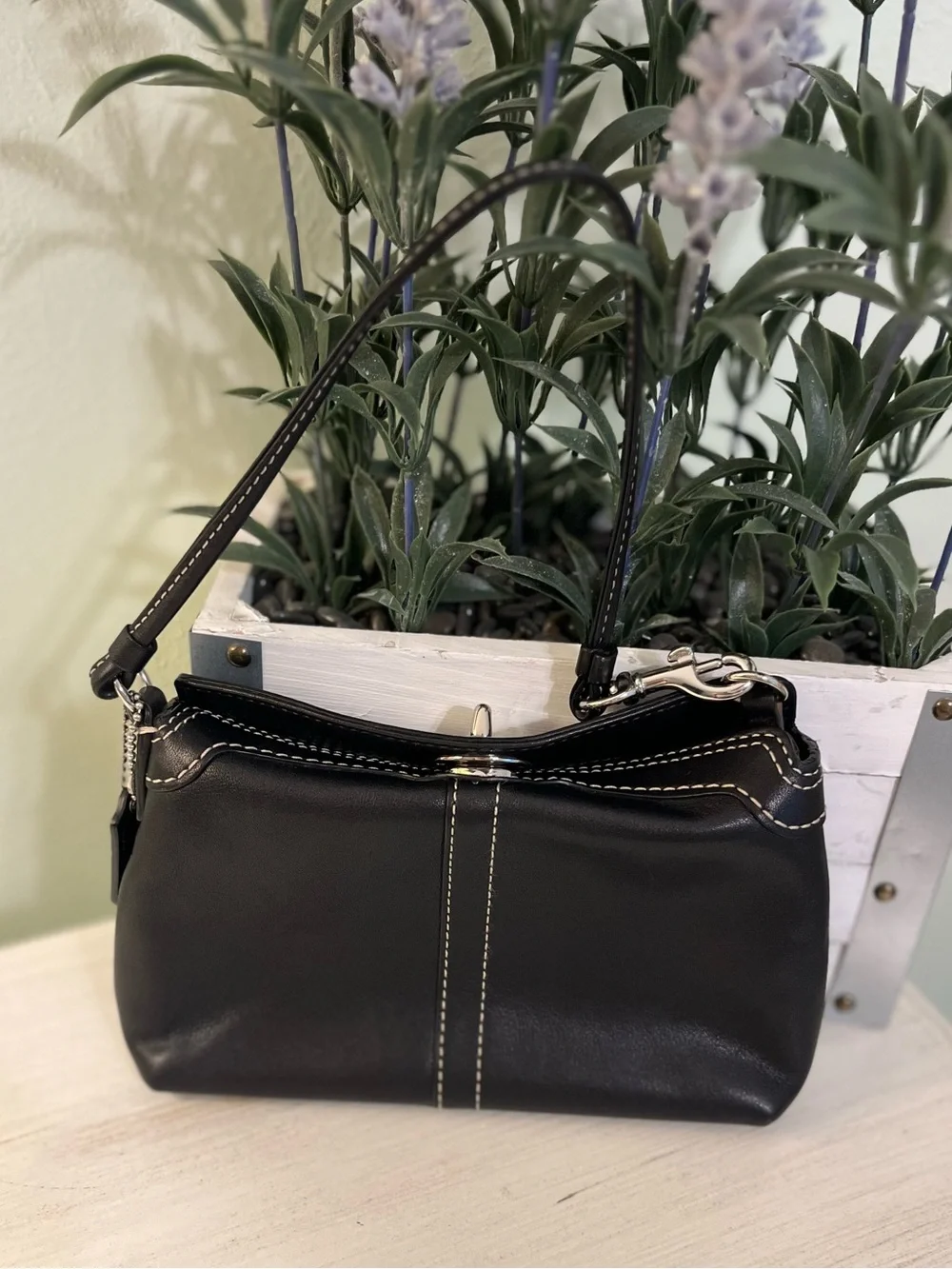Coach Black Leather Turnlock Wristlet Y2K